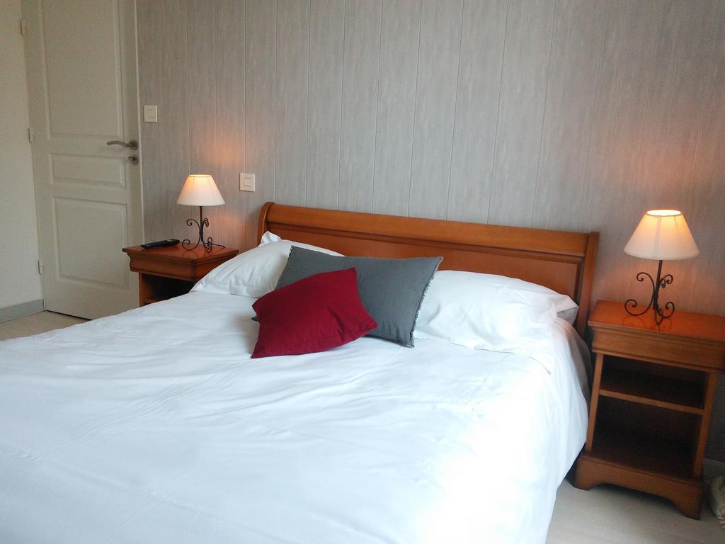Hotel L'Oree Du Bois Fouesnant Room photo